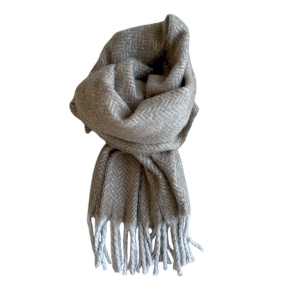 American Eagle Tan/Cream Herringbone Scarf - Picture 1 of 2